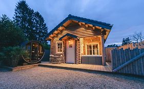 Cosy Cottage W/ Jacuzzi In Amazing Region
